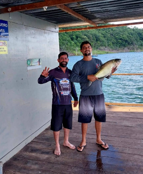 Pescadora com Troféu do Rio
